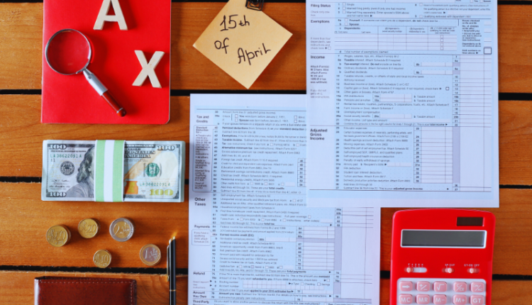 A Image displaying a tax filing software interface, illustrating the process of online ITR filing for salaried employees, freelancers, and self-employed individuals as explained in the blog.